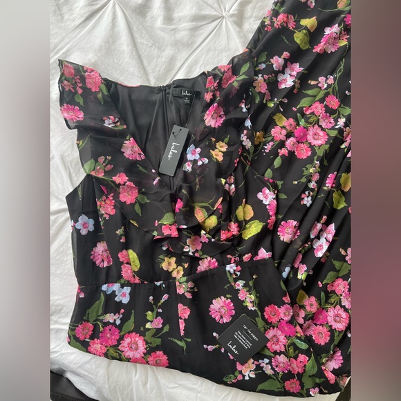 Lulu’s Blooming Love Jumpsuit Size M - Picture 3 of 10